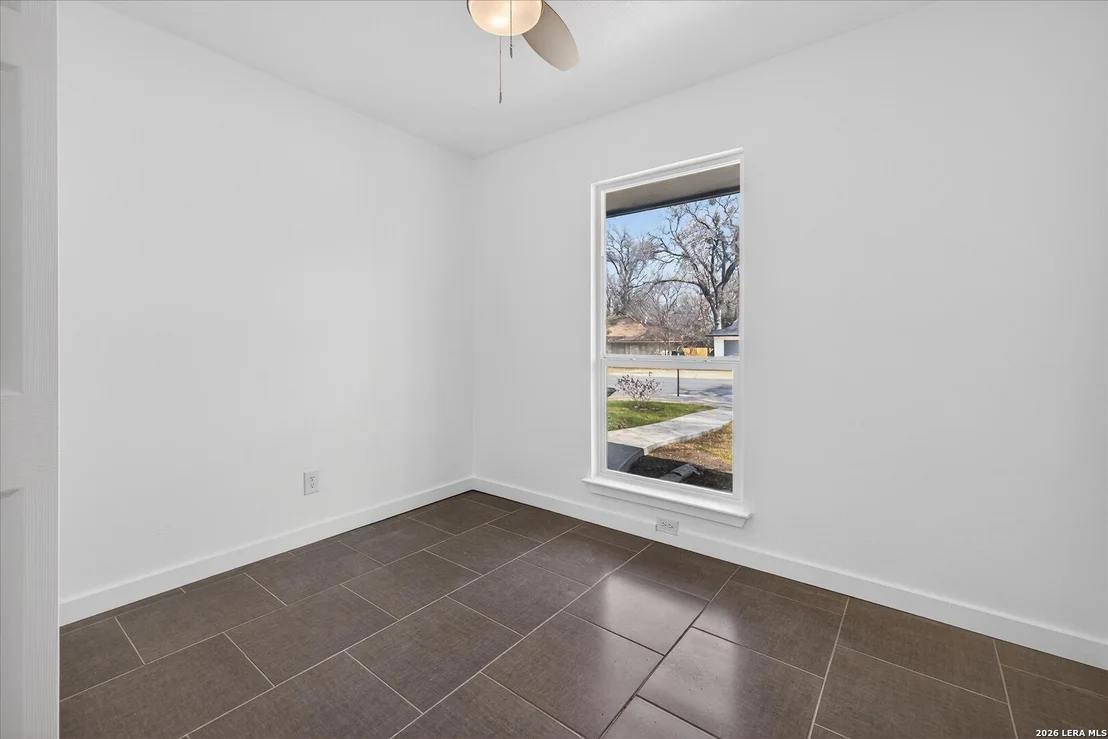Photo of 6218 Hillston