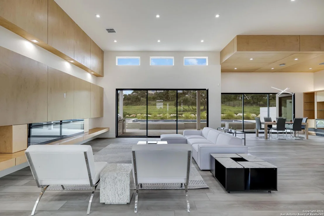 Photo of 25907 Morhiss Pt