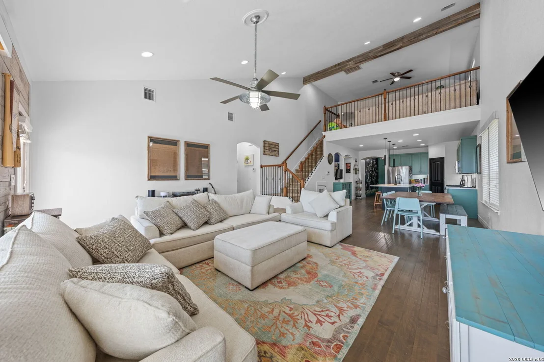 Photo of 27422 RIO CIR
