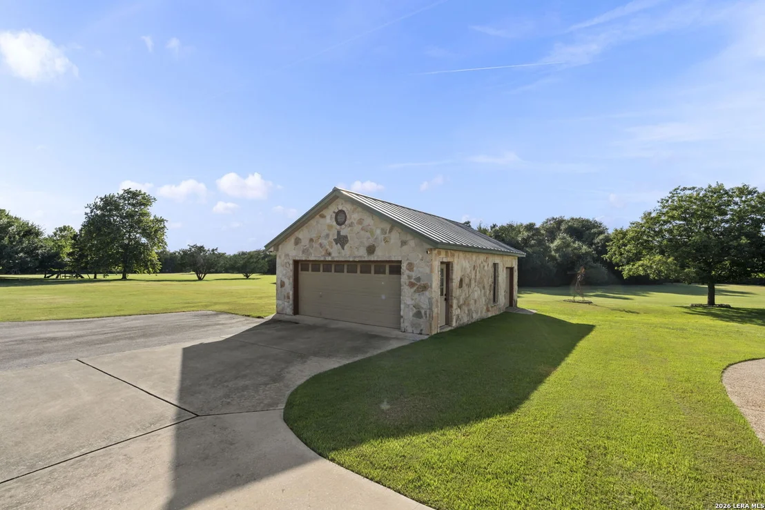 Photo of 30185 BRIDLEGATE DR