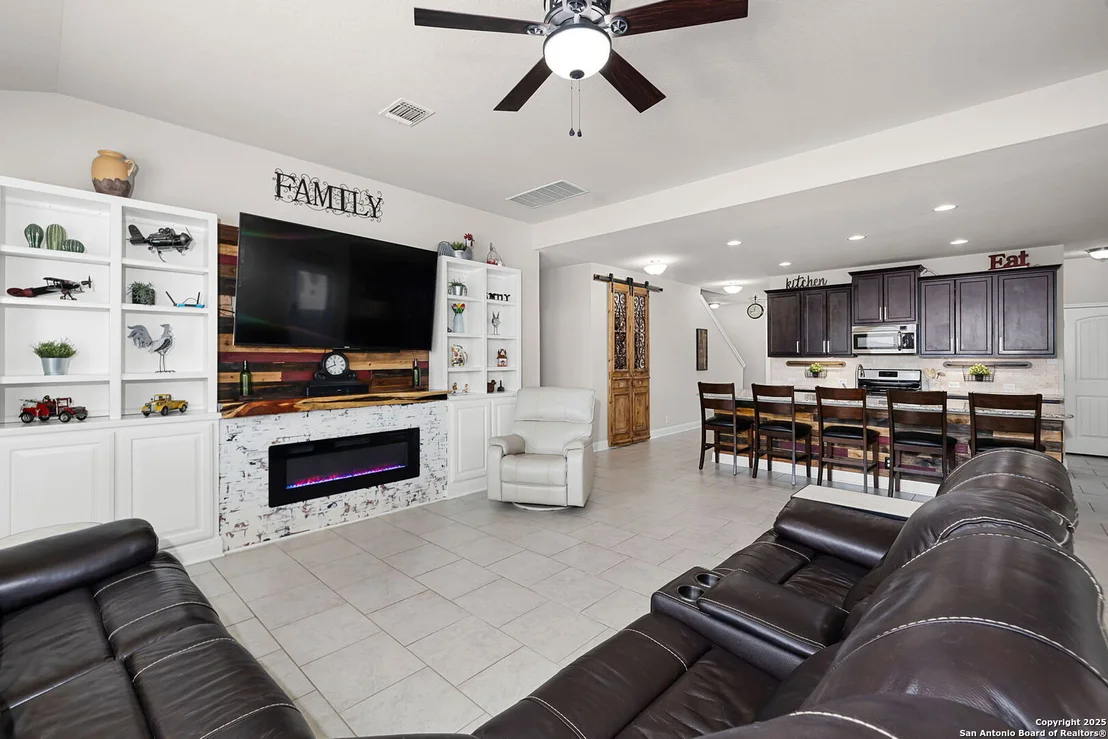 Photo of 124 White Rock