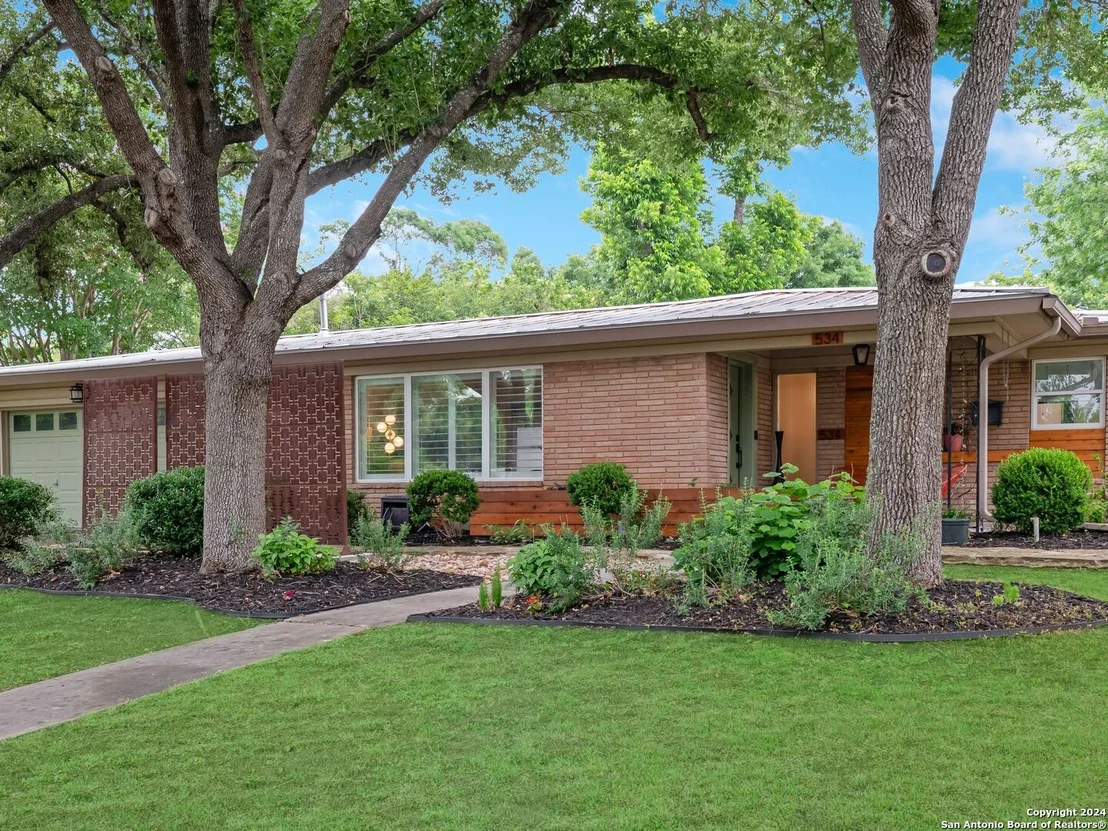 Photo of 534 OAKLEAF DR