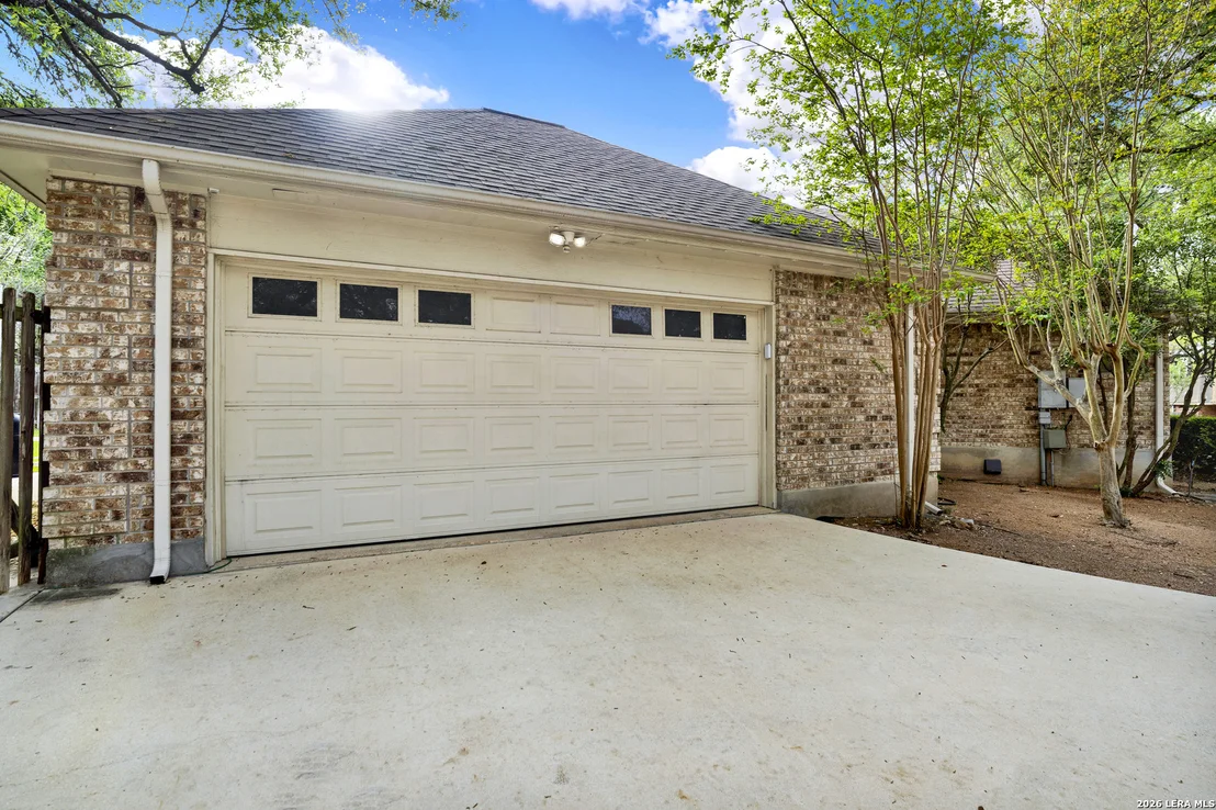 Photo of 1512 OAK TREE CIR