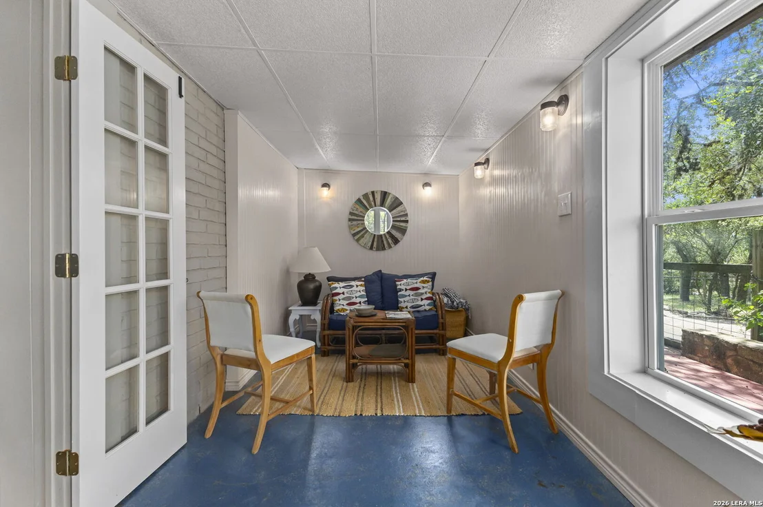 Photo of 346 RAINBOW DR