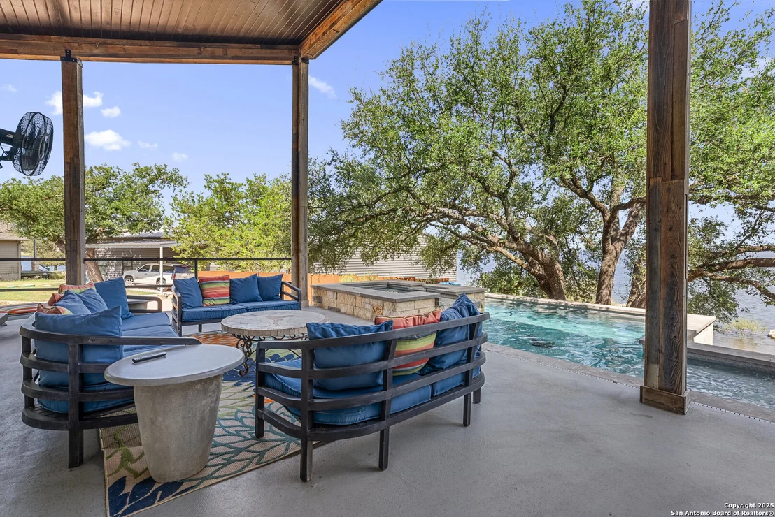 Photo of 106 laguna