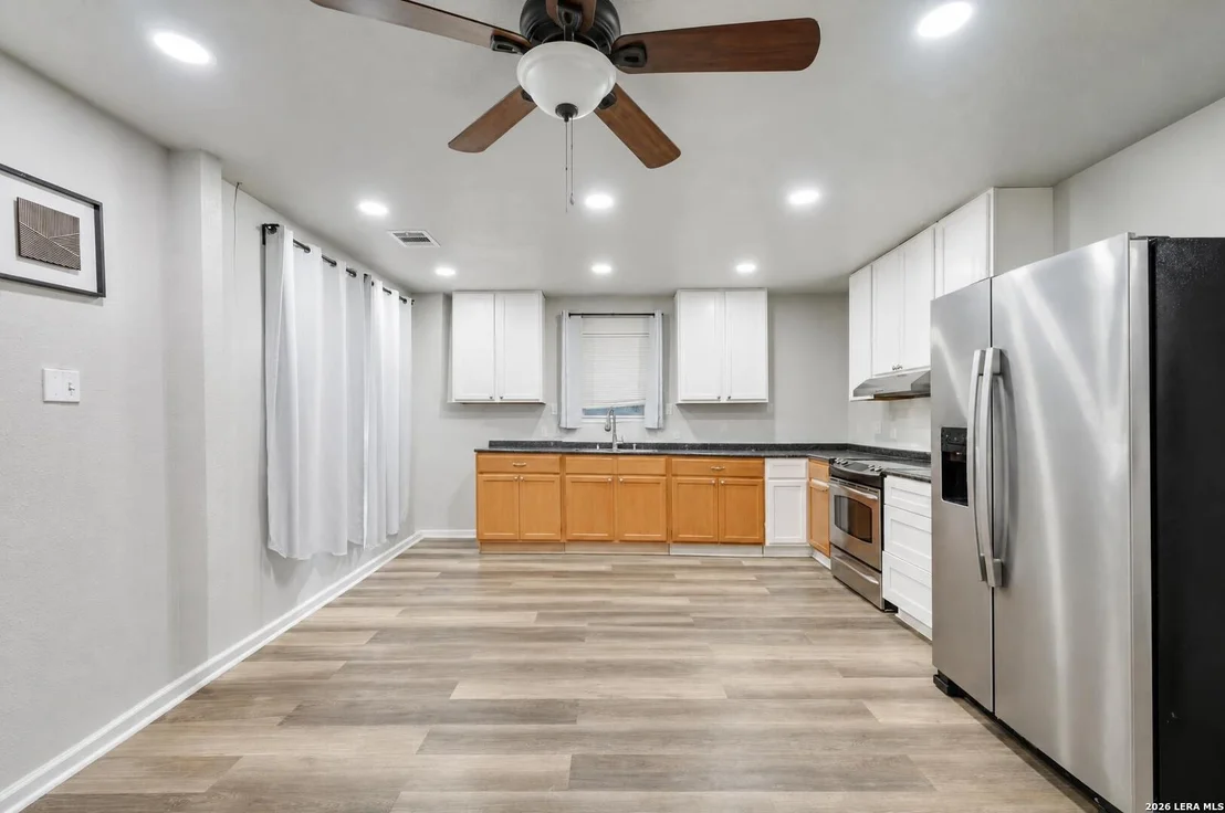Photo of 1403 MEADOW GLN