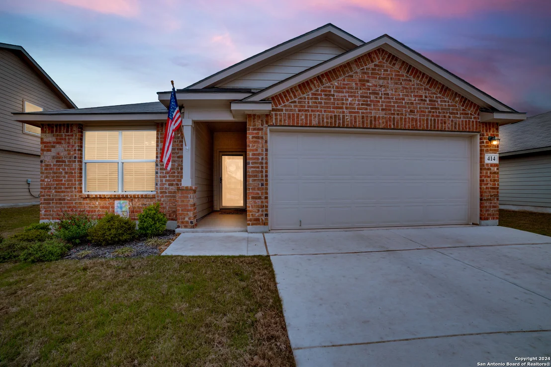 Photo of 414 SABINE RIV