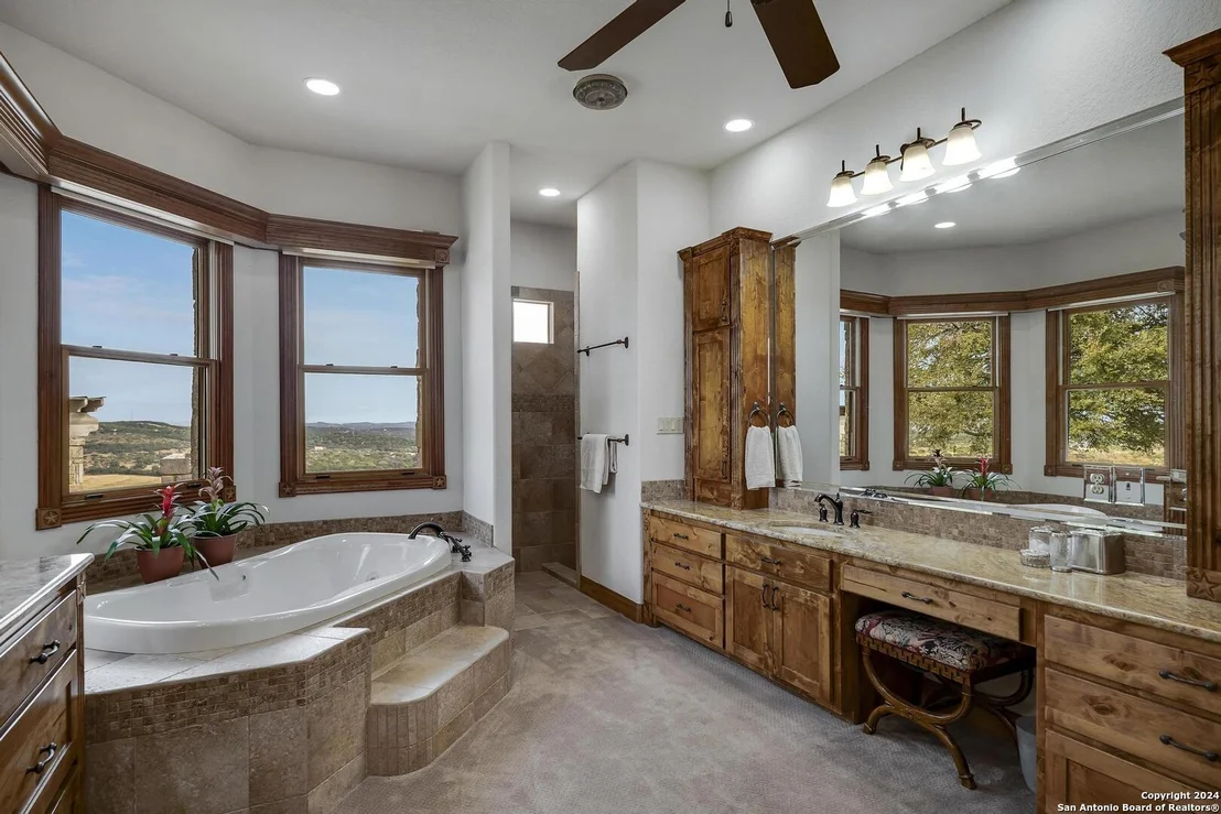 Photo of 442 PARADISE PT