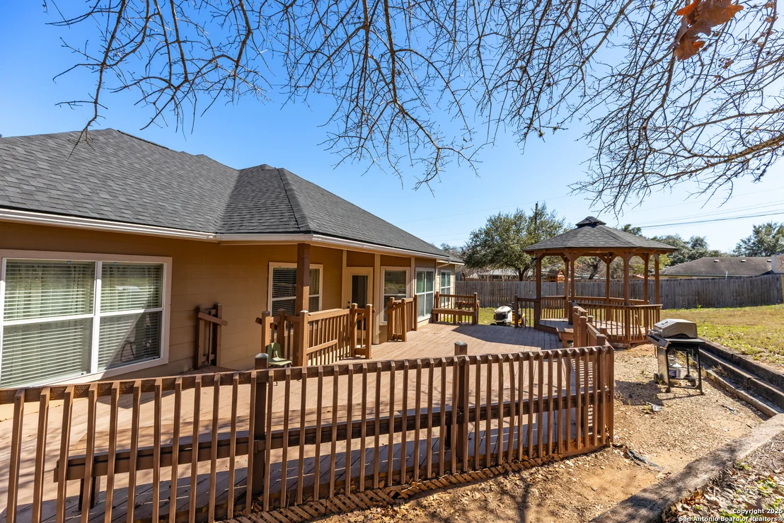 Photo of 325 Howard Dr