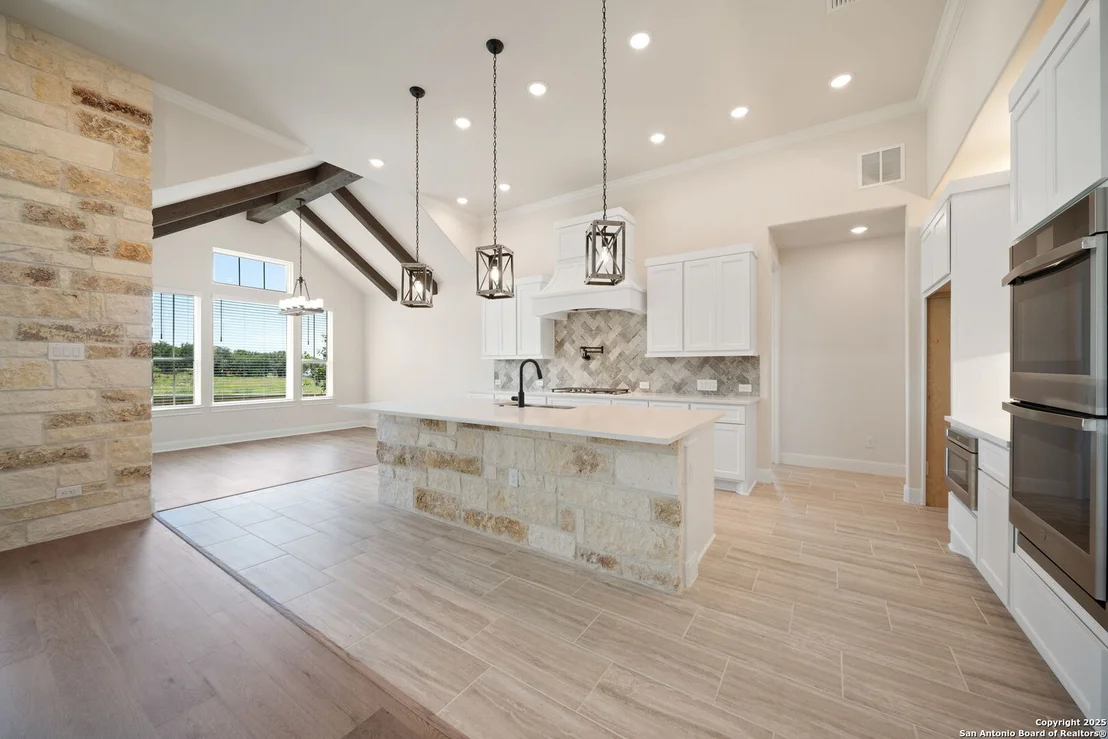 Photo of 107 Chama Dr.