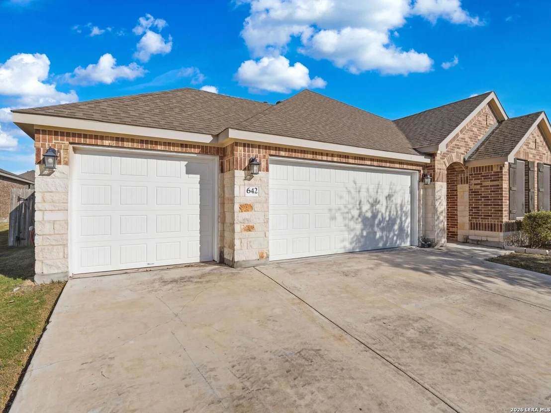 Photo of 642 Rusty Gate Way