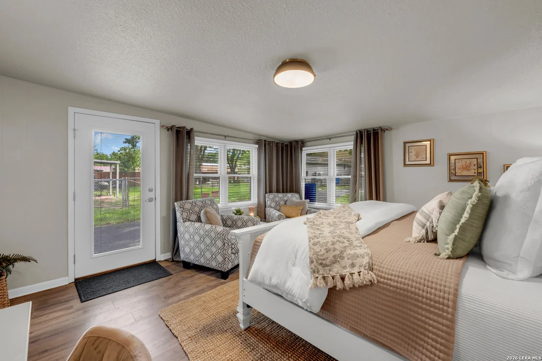 Photo of 301 Riverside Drive