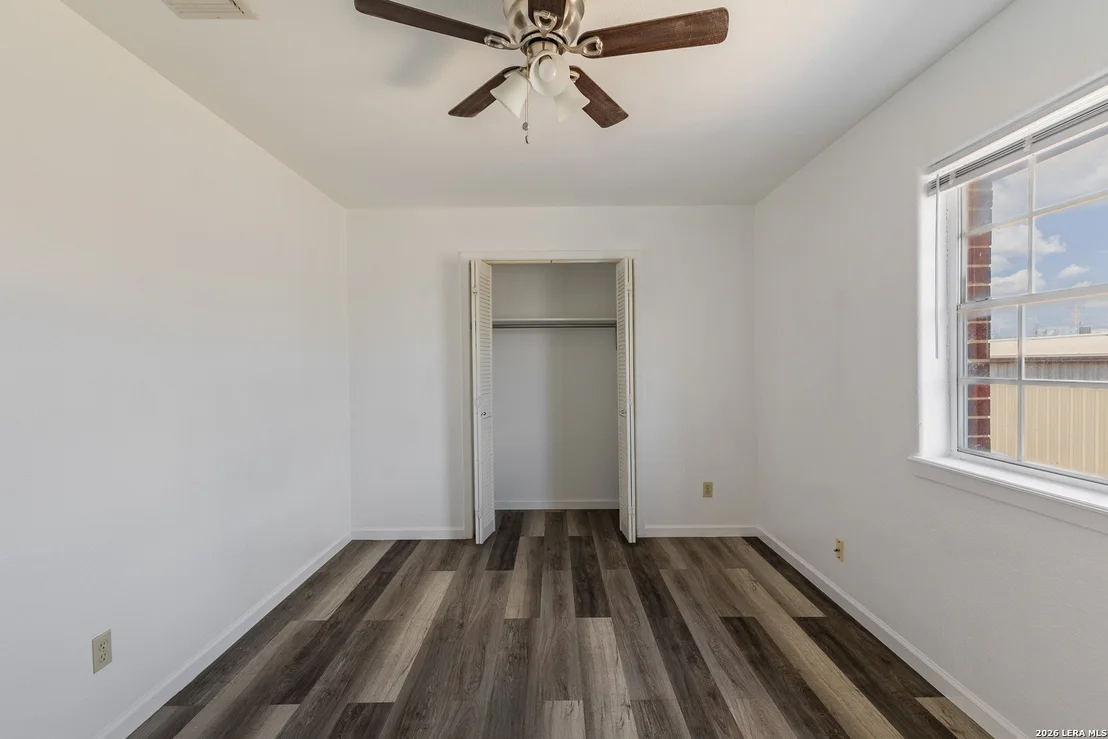 Photo of 121 Falcon Blvd