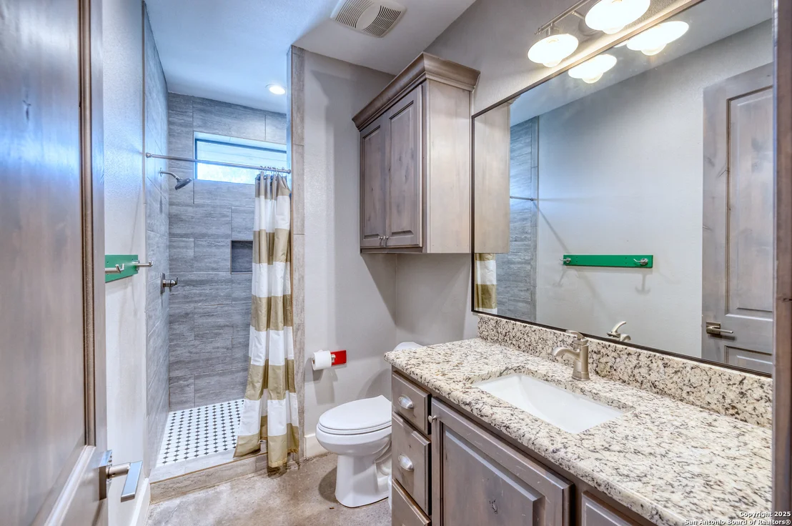 Photo of 989 Mountain Valley Drive