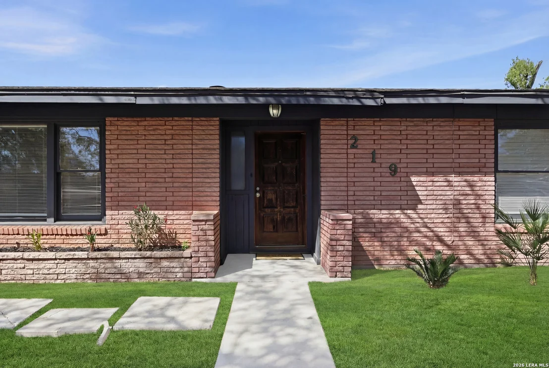 Photo of 219 Sunnycrest