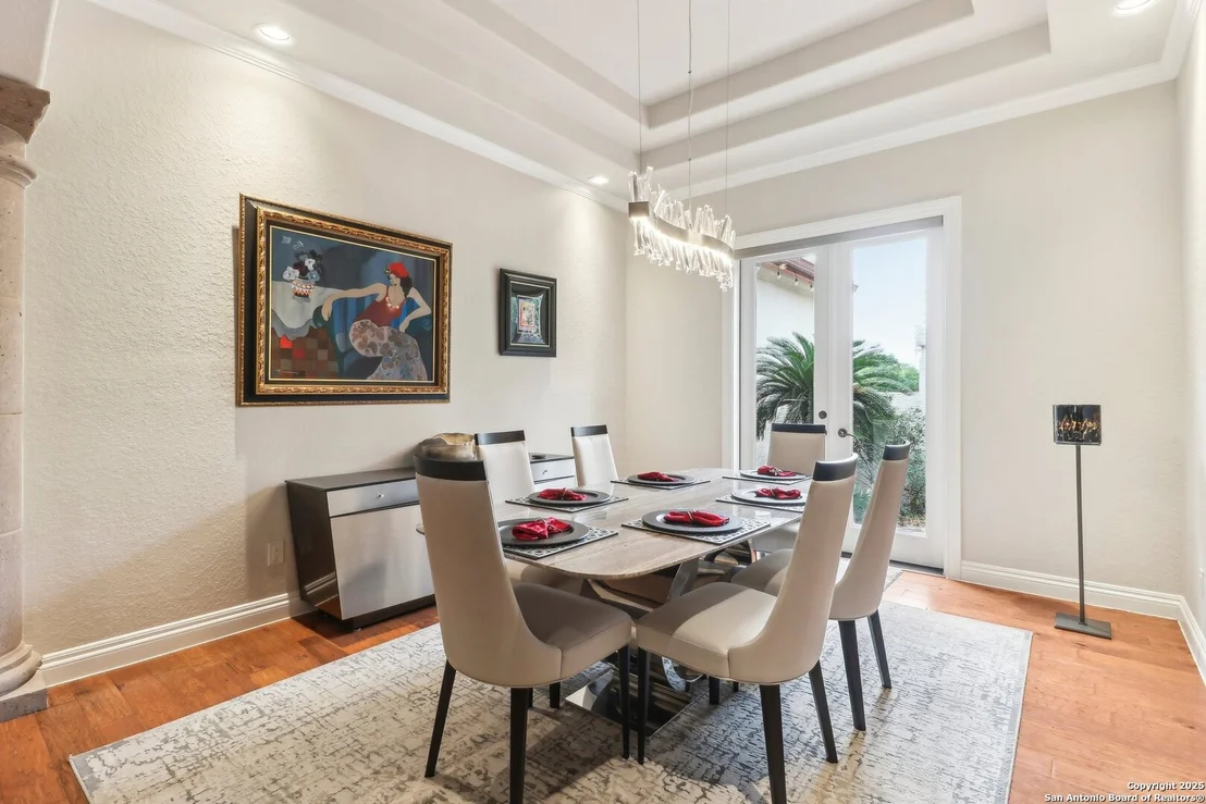 Photo of 908 La Puerta