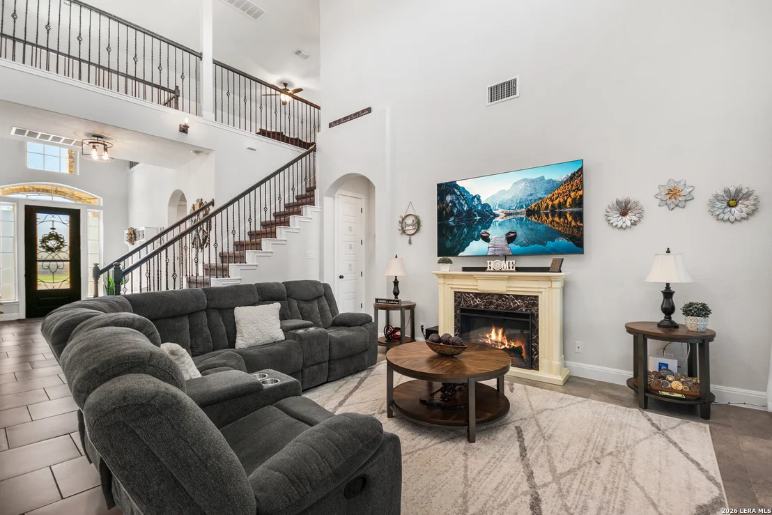 Photo of 417 BEE CAVES CV