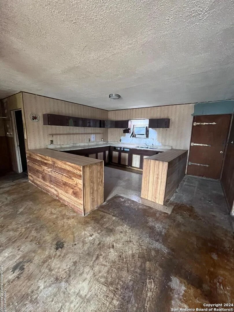 Photo of 1412 Private Road 2310