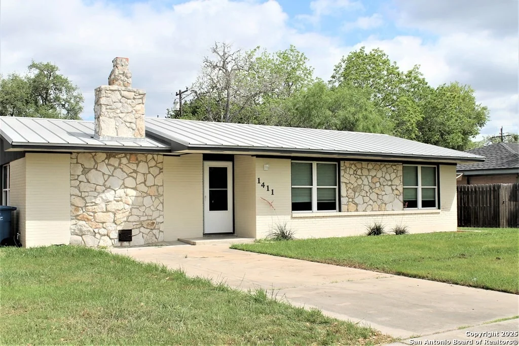 Photo of 1411 Wren Lane