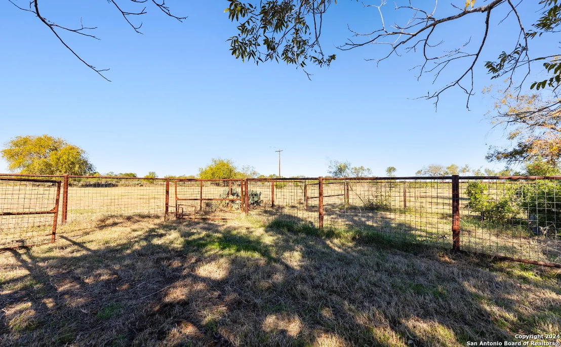 Photo of 458 COUNTY ROAD 664