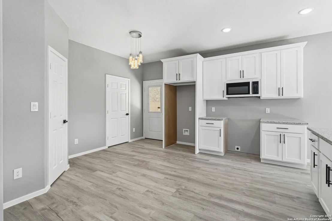Photo of 5819 Mayo