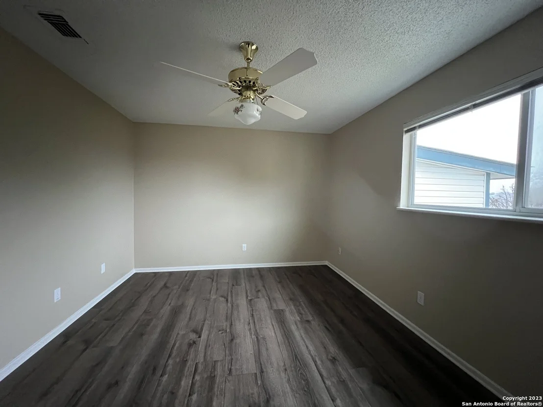 Photo of 119 CEDAR TREE LN