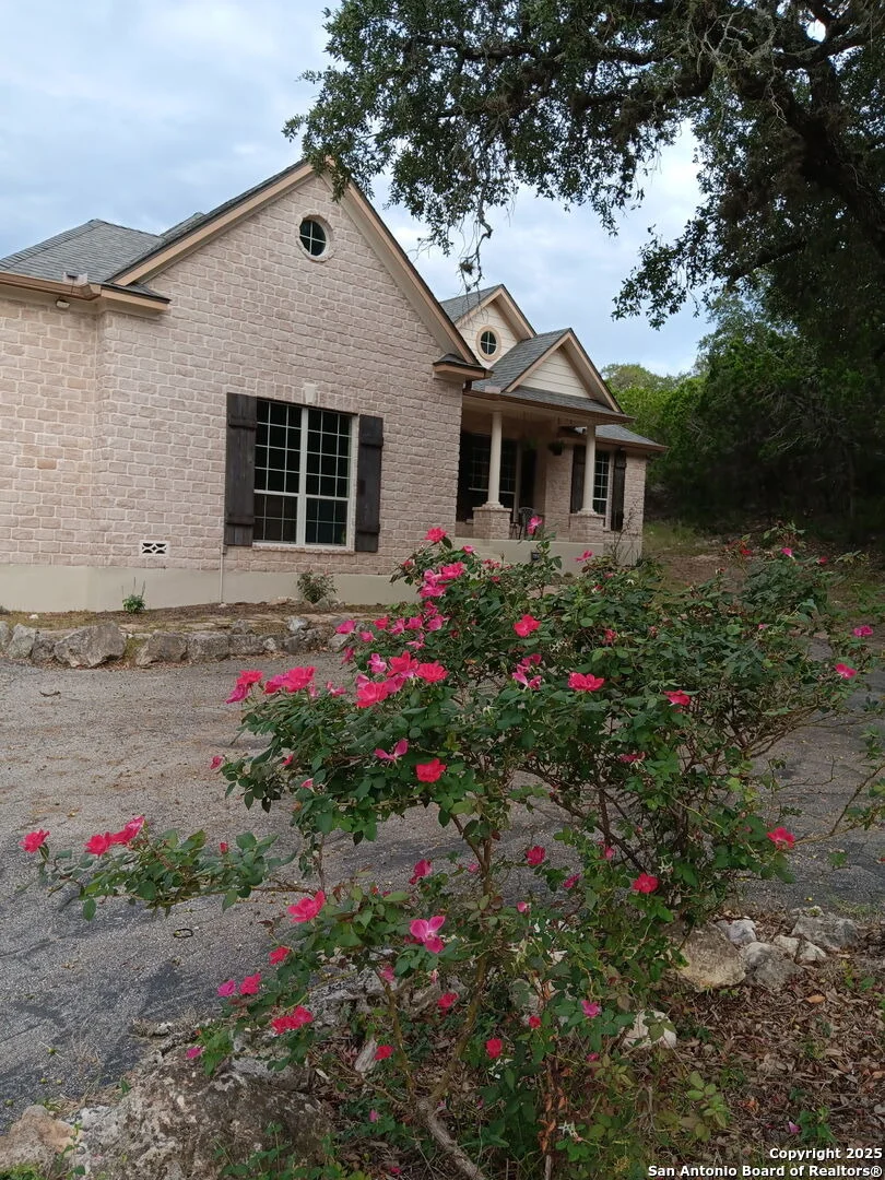 Photo of 605 COUNTY ROAD 2763