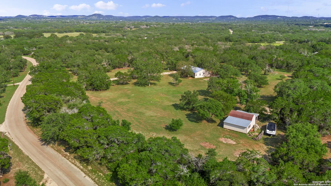 Photo of 592 Oakridge Trail
