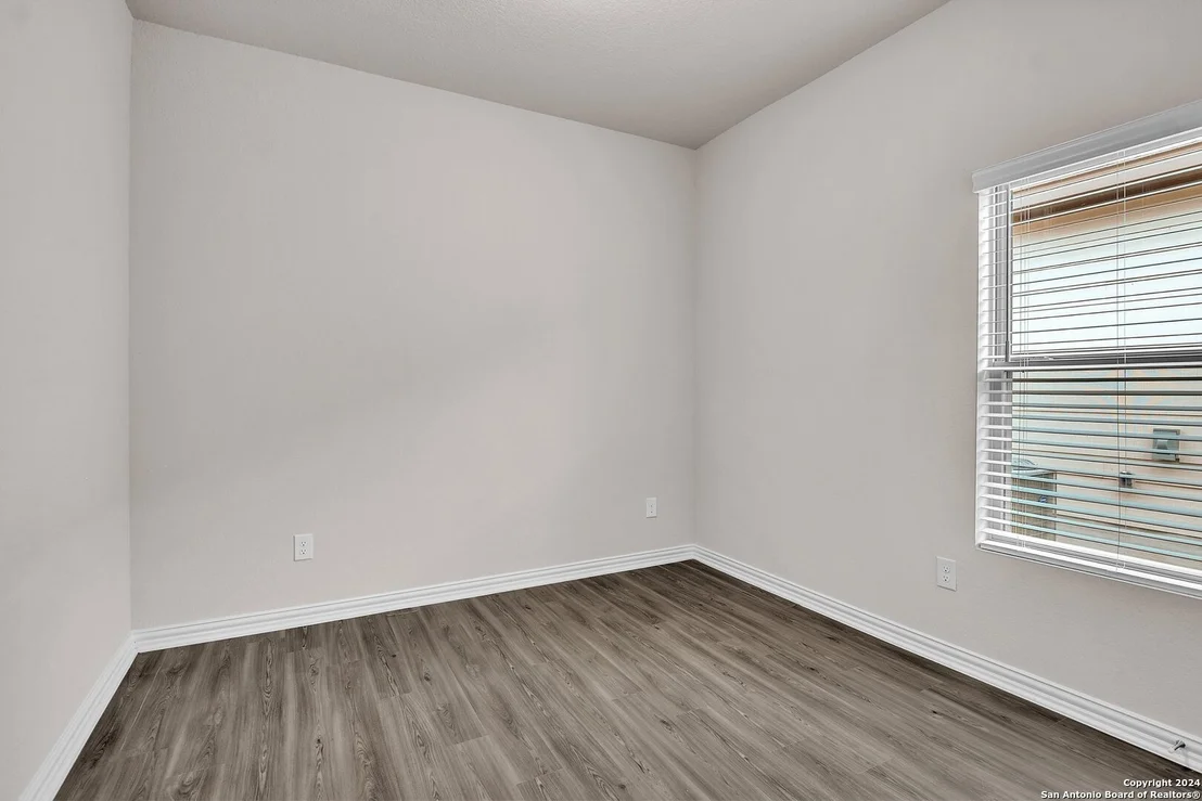 Photo of 5515 Devils Gate