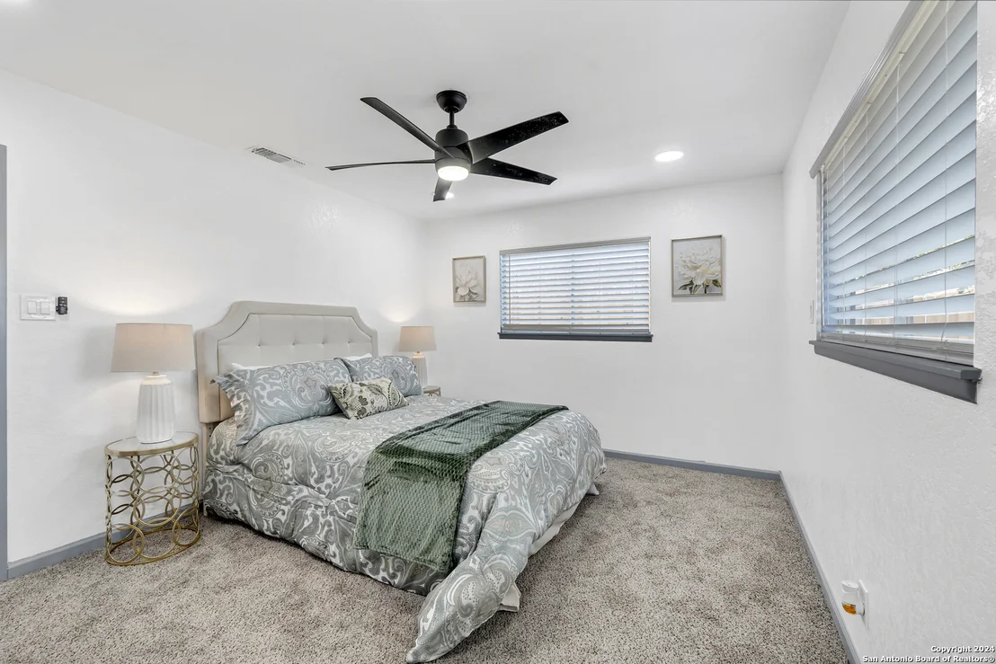 Photo of 5552 SLATTERY ST