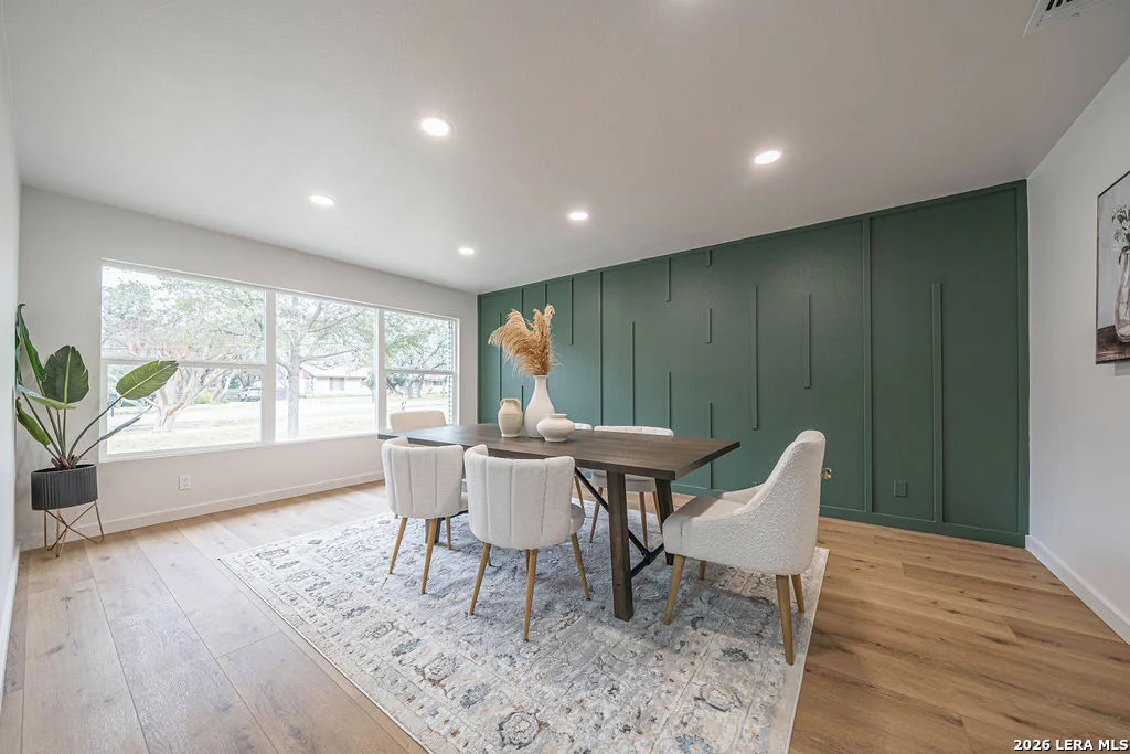 Photo of 355 Donella