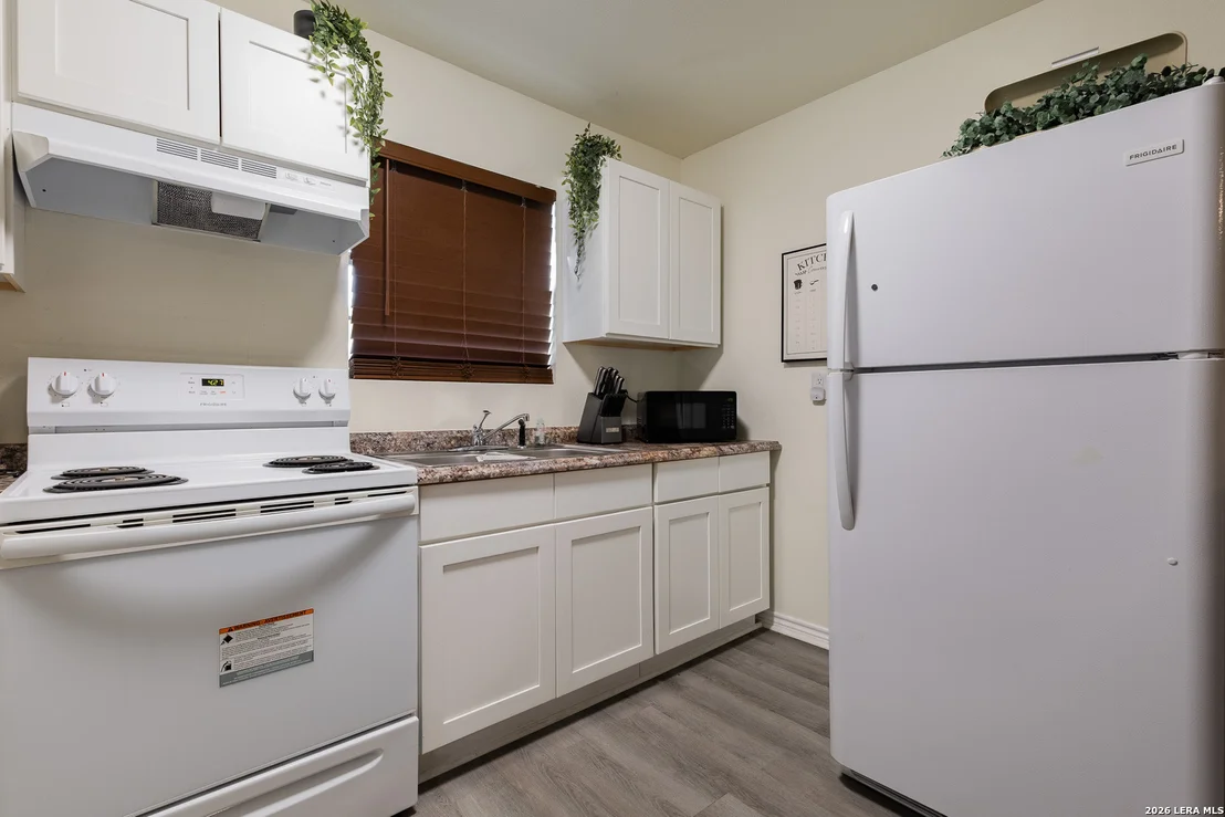 Photo of Unit UNIT23 at 391 Riverside