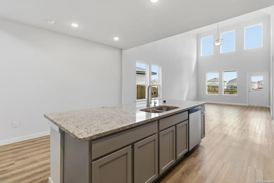 Photo of 5926 Willow Point Blvd
