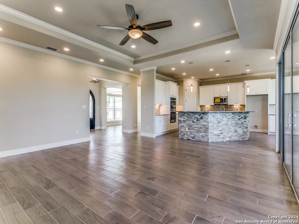 Photo of 929 MOONLIGHT DR