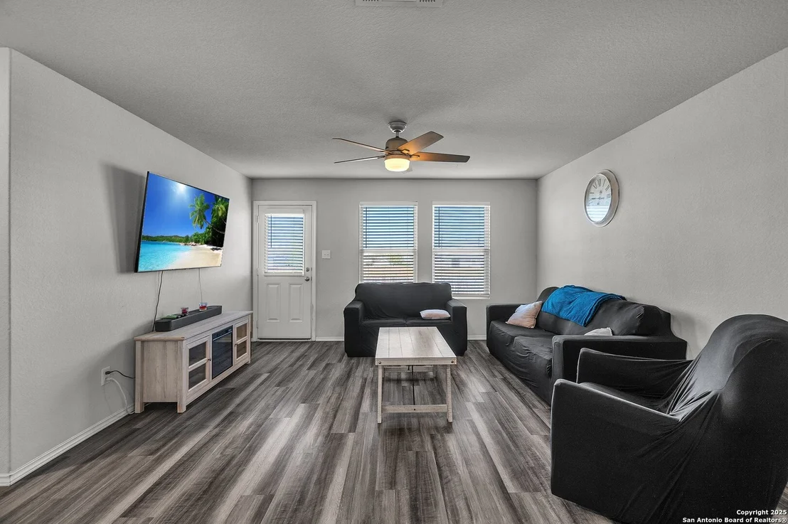 Photo of 4211 VOLCANO WAY