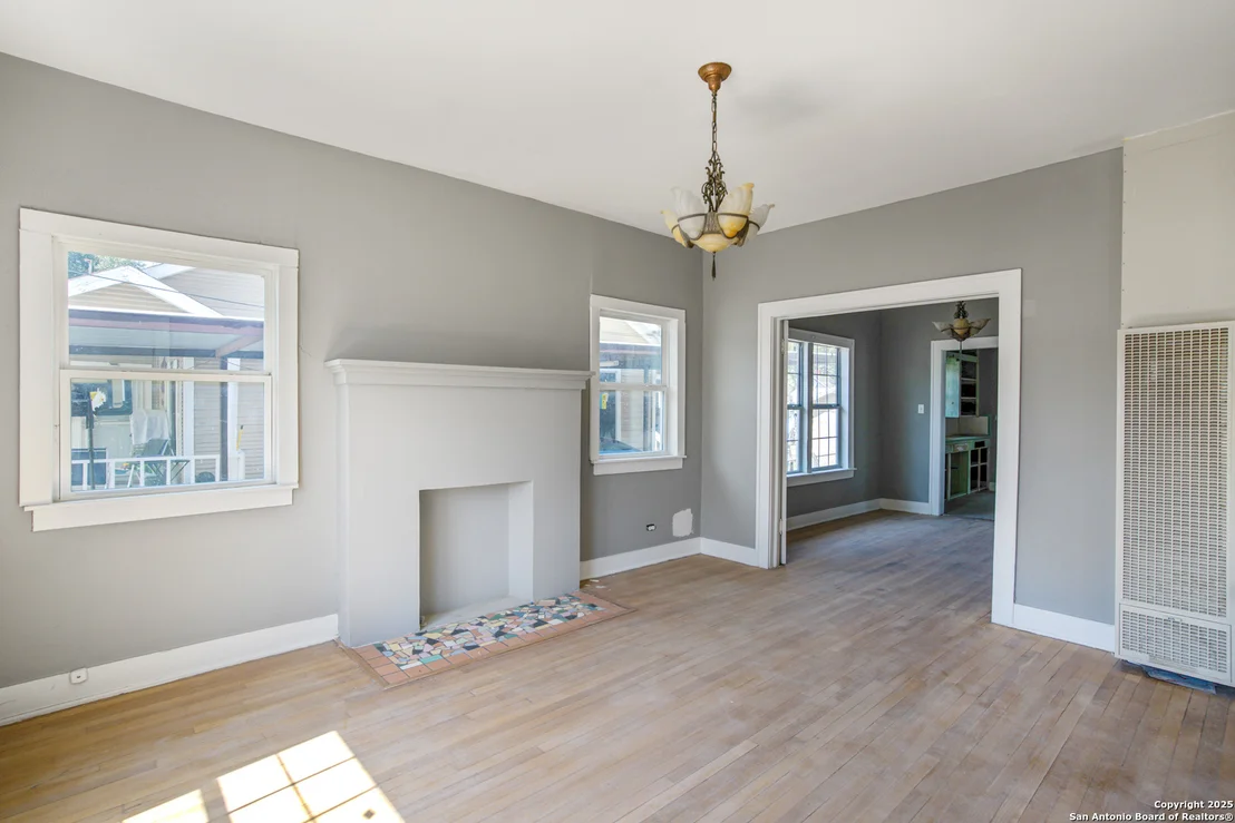 Photo of 923 SACRAMENTO