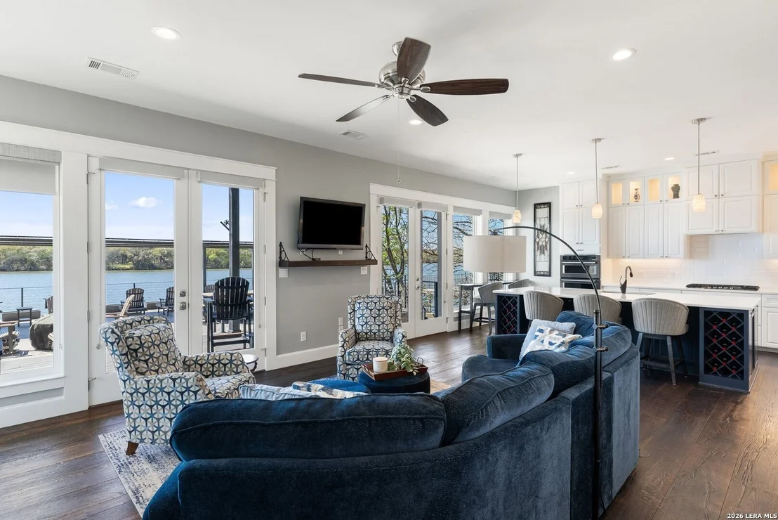 Photo of 926 Scenic