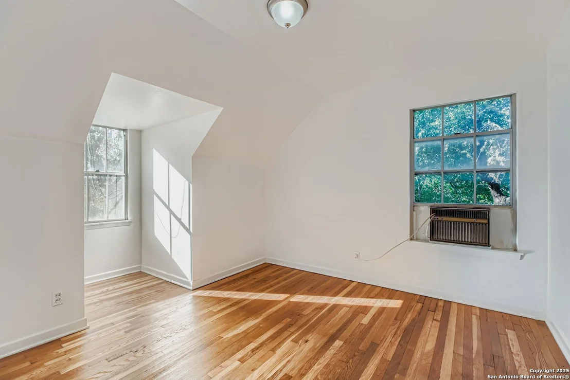 Photo of 17685 Morningside