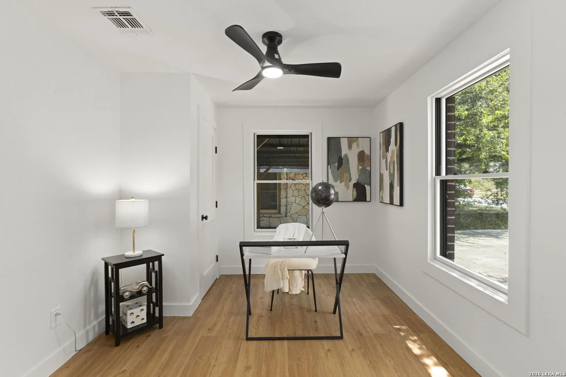 Photo of 219 THORAIN BLVD