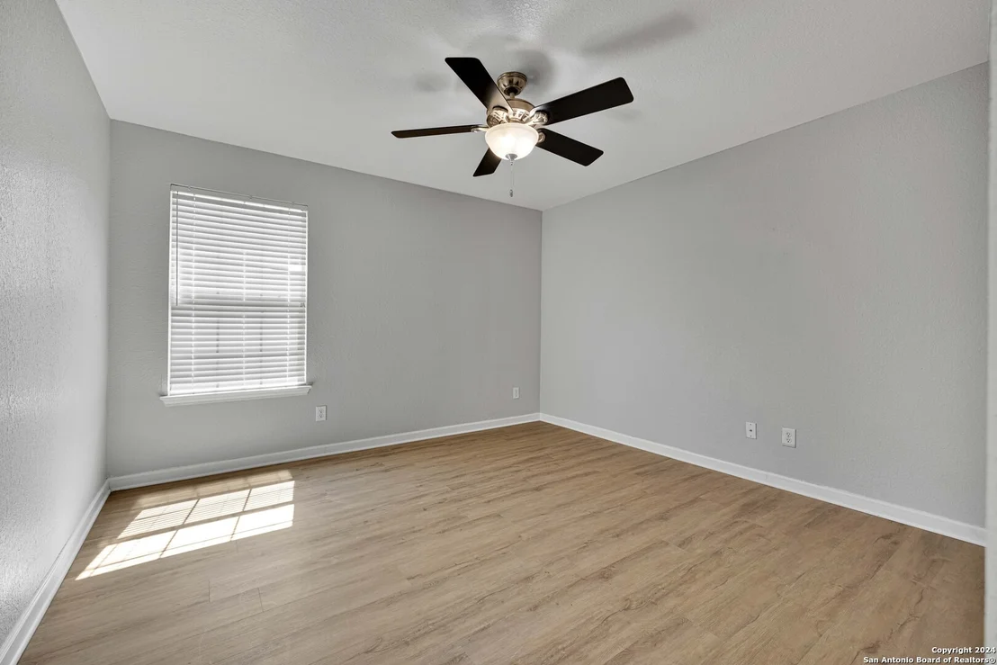 Photo of 611 PARK PT