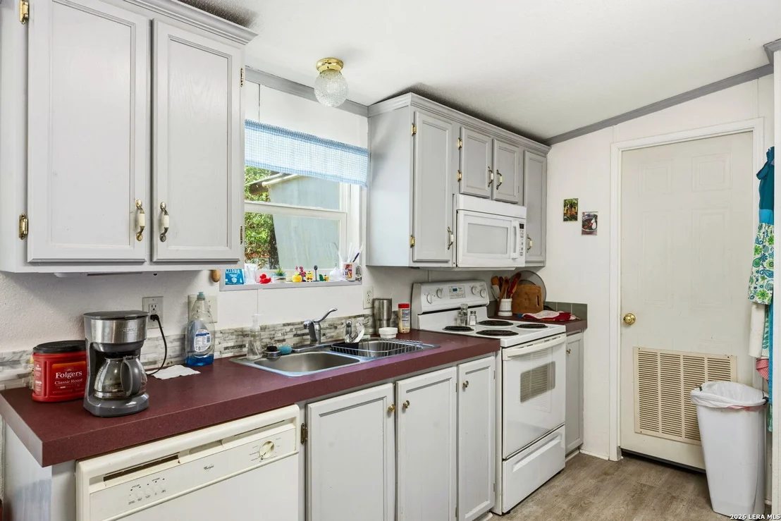 Photo of 216 OAK GRV