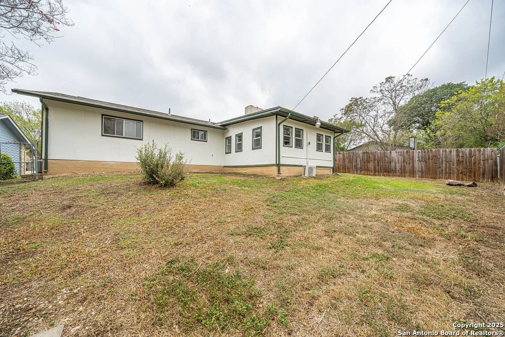 Photo of 7817 Hollow Oak