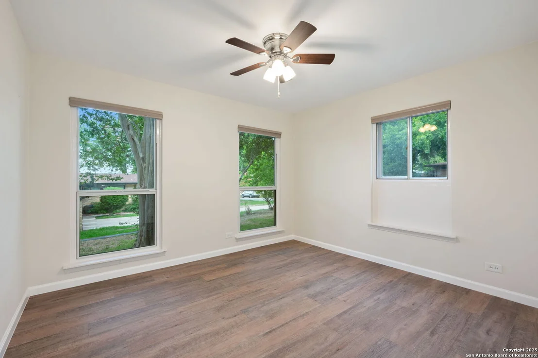 Photo of 929 Morningside