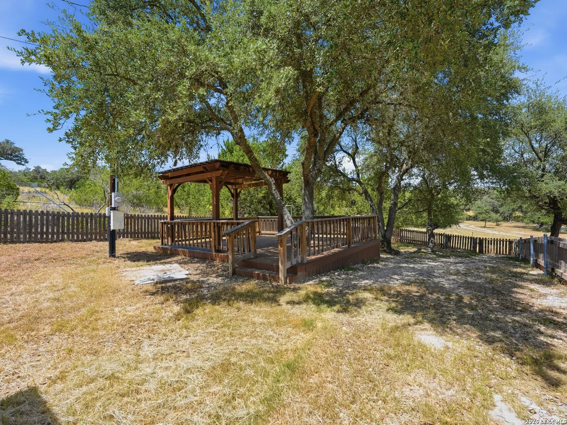 Photo of 412 Bear Springs Trl