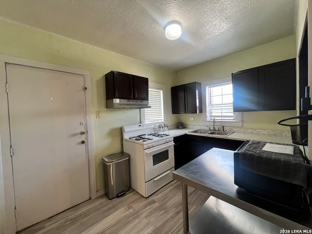 Photo of 274 S Ceylon