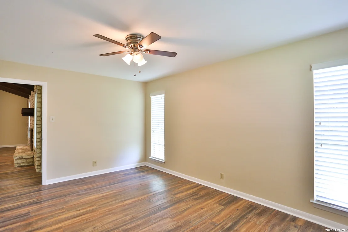 Photo of 131 CREEKSIDE DR