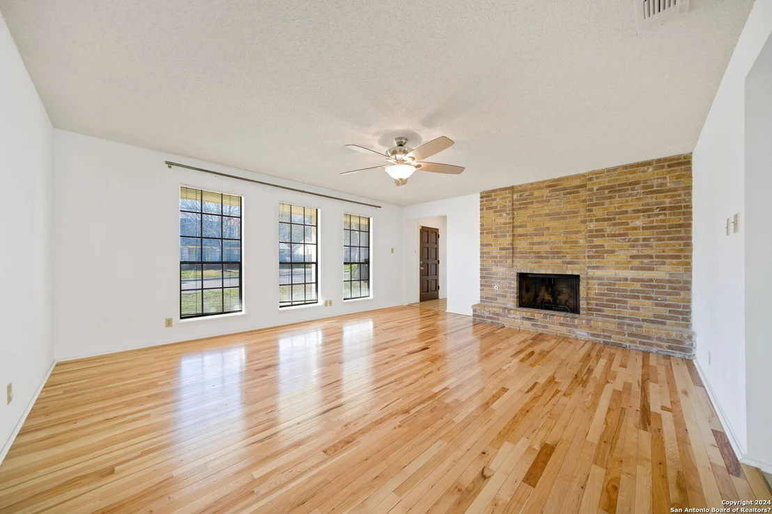 Photo of 14006 WOODSTREAM