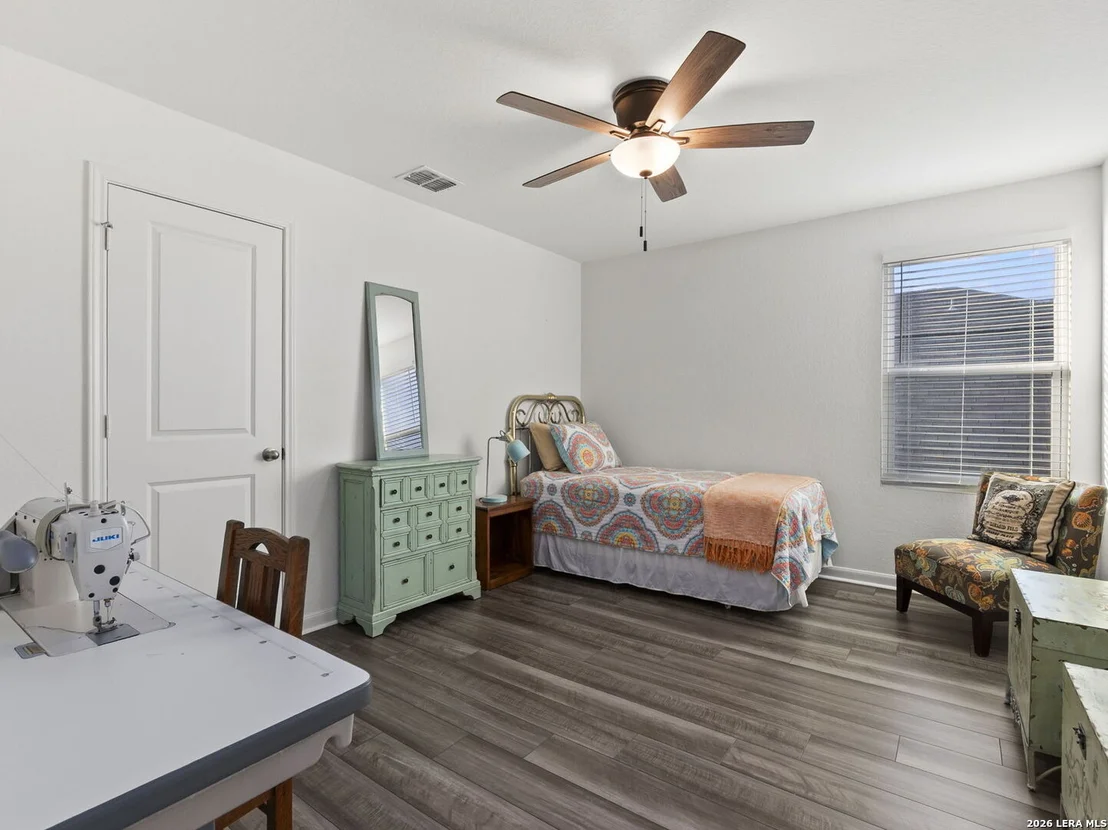 Photo of 4905 Hallies Garden