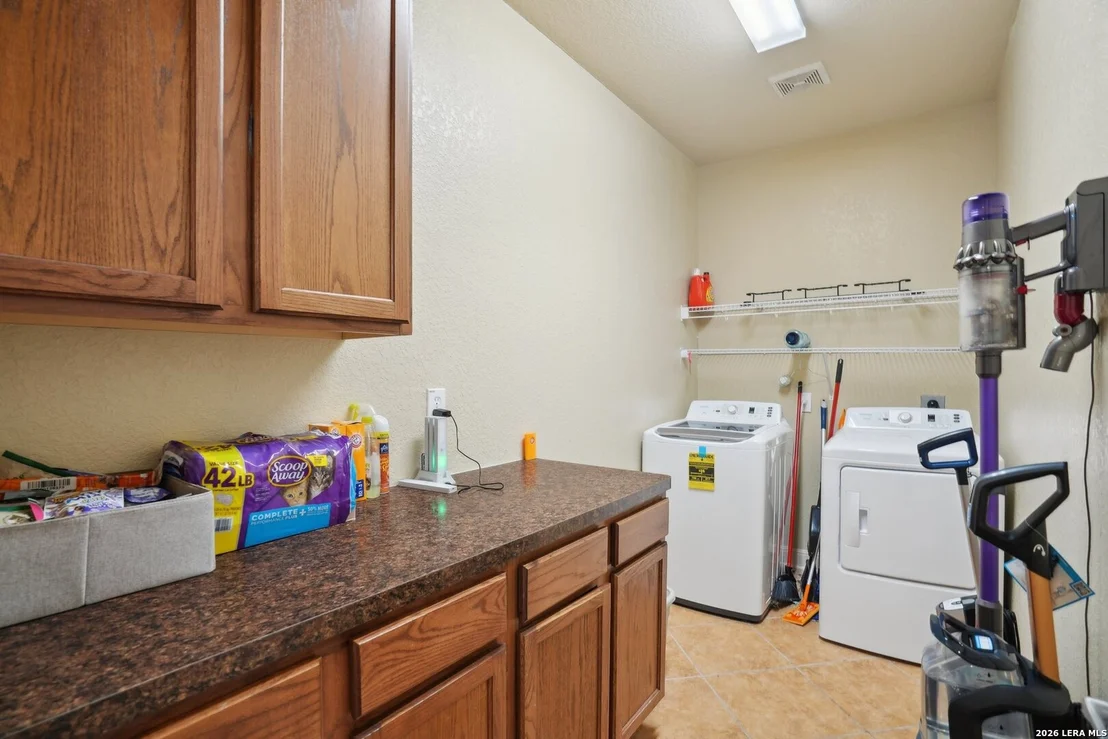 Photo of 7027 LAURA HTS