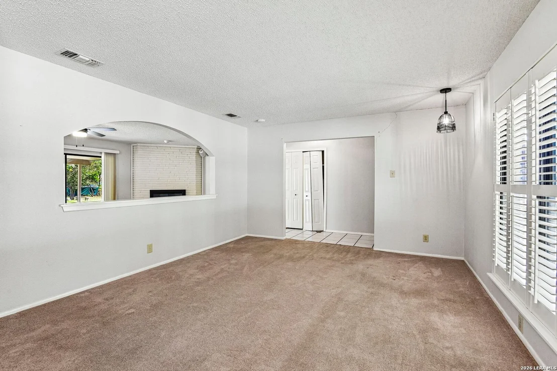 Photo of 8714 MIDCROWN DR